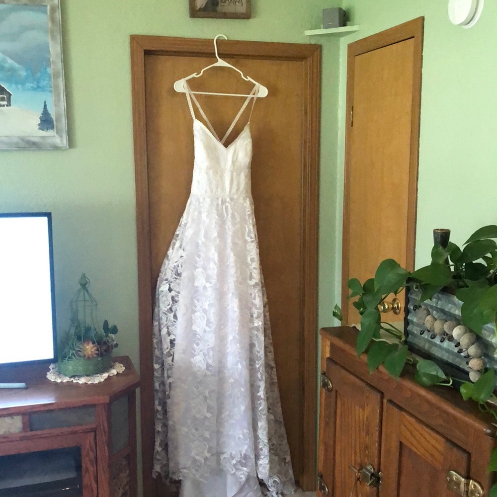 Wedding gown